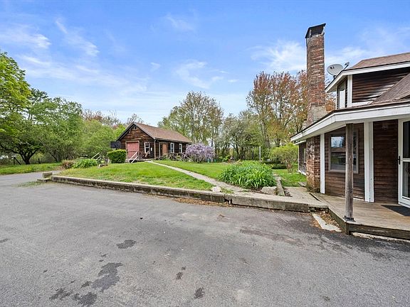 2nd image of 38 Popes Point Rd