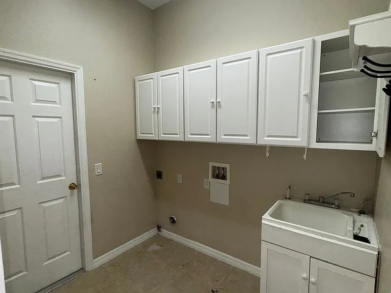 8821 SW 82nd Court Rd — Photo 17