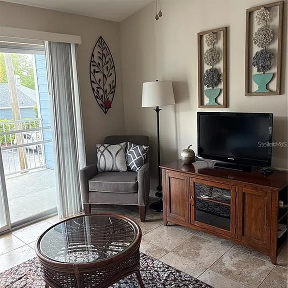 2516 Grassy Point Dr #200 — Photo 3