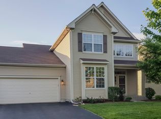 1728 Pin Oak Ln, Elgin, IL 60120