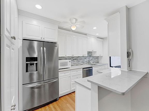 5th image of 3021 Avenue W #A
