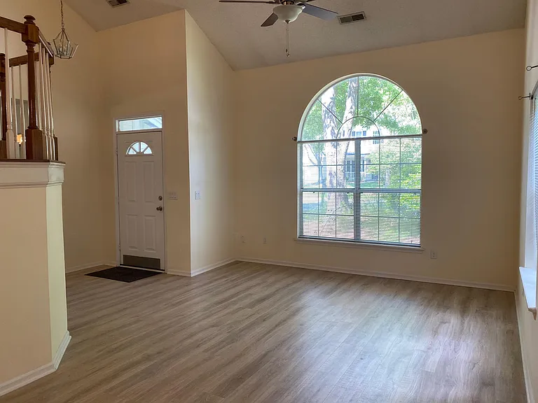 1287 Horseshoe Bnd — Photo 2