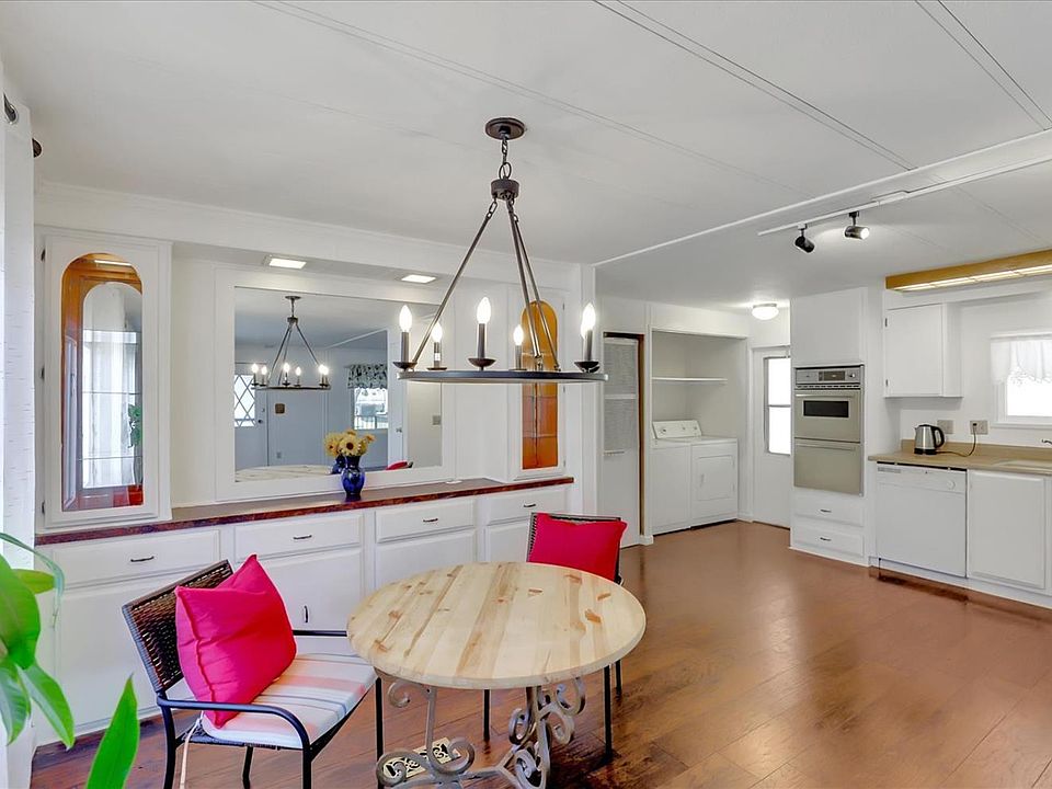 1st image of 275 Burnett Ave #17