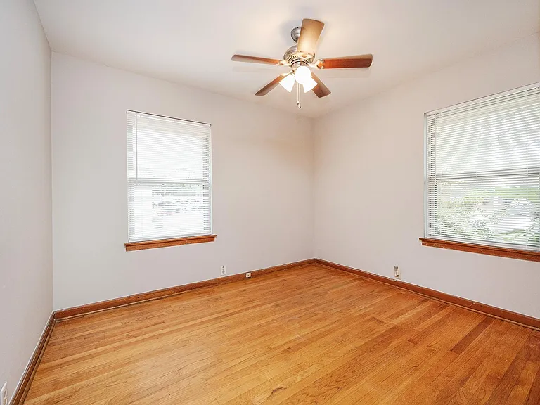 1018 W 31st St — Photo 33