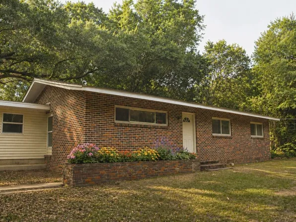2202 Mission Rd, Tallahassee, FL 32304