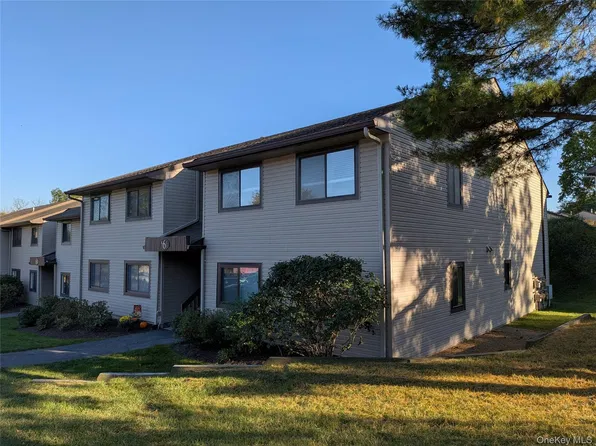 6 Knightsbridge Unit L, Poughkeepsie, NY 12603