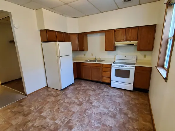 232 W 8th St #4, Junction City, KS 66441