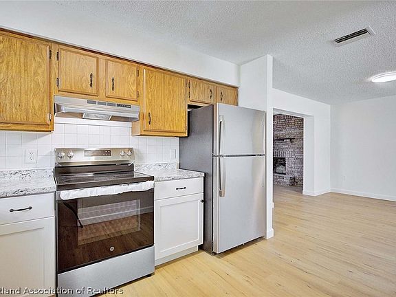 4th image of 1514 Stenewahee Ave