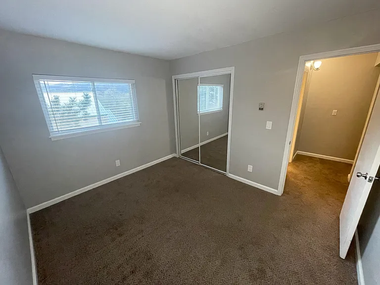 556 Winnie Way — Photo 16