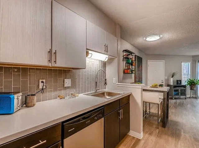 Village Creek Apartments — Photo 2