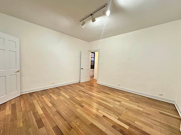 4th image of 251 W 81st St #5R