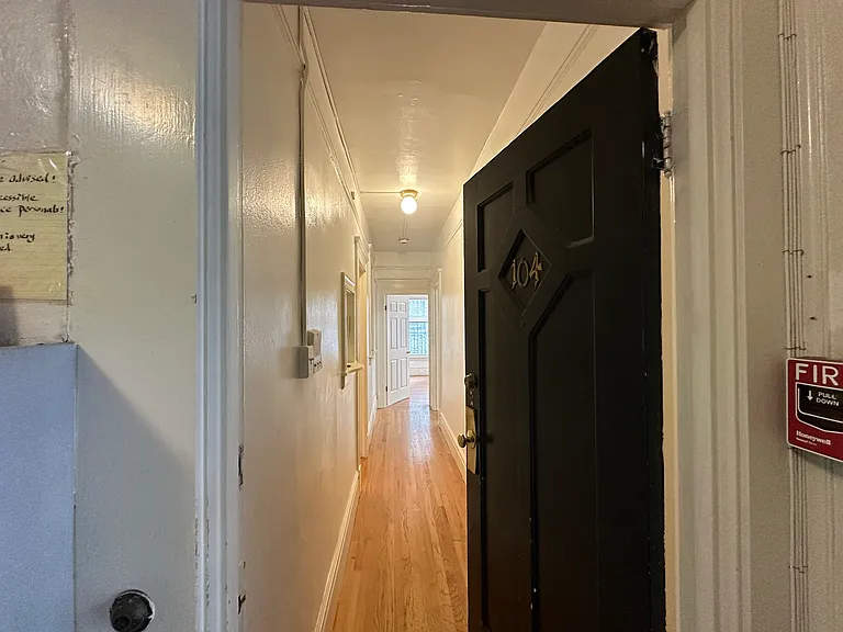 1101 Pine St #104 — Photo 3