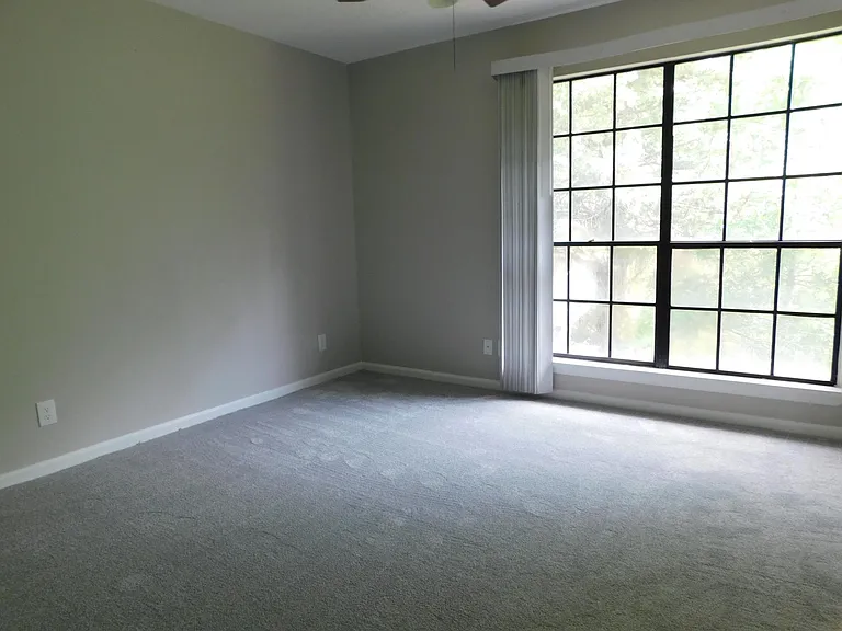 2119 Fendley Dr — Photo 12