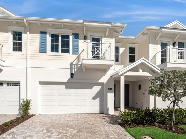 104 Royal Palm Circle, Tequesta, FL 33469