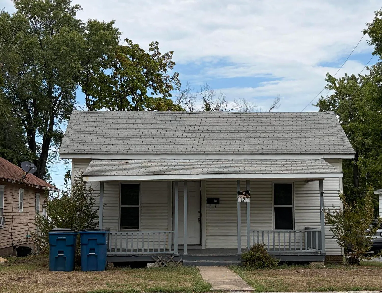 2 bed, 1.0 bath, 976 sqft, $1,300 — Photo 1