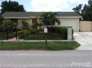1445 Donwoods Ln, Royal Palm Beach, FL 33411