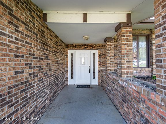 2nd image of 1031 Dell Ave
