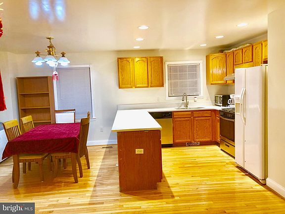 4th image of 6 Dunbar Ave