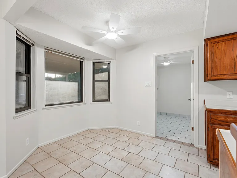 8607 Norwich Dr — Photo 13