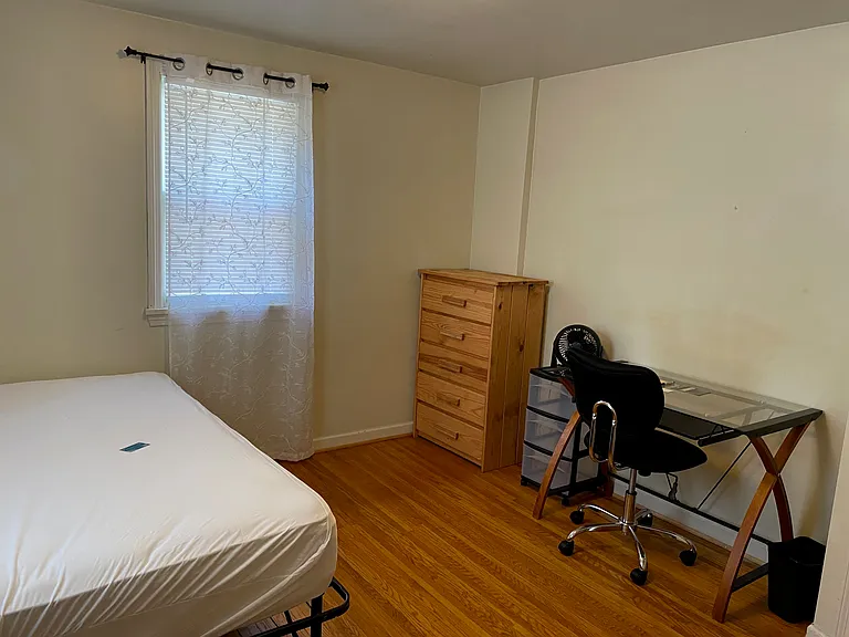 146 Rossiter Rd — Photo 15