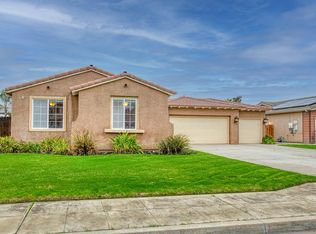 2965 Robinwood Ave, Clovis, CA