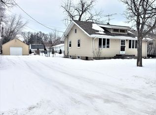 2220 91st St, Kenosha, WI 53143