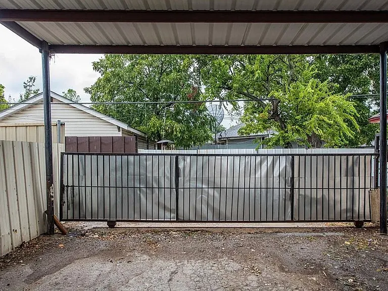1115 S Waverly Dr — Photo 7