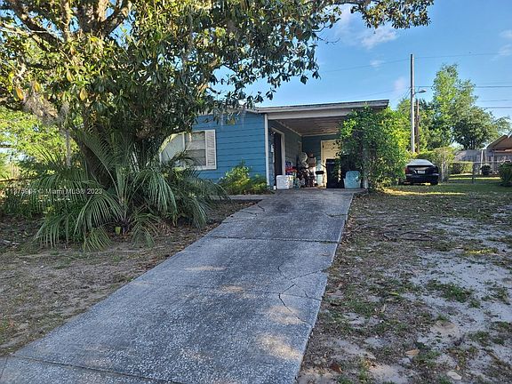 2nd image of 1504 SE 13th Pl