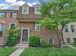 2883 Sutton Oaks Ln, Vienna, VA 22181