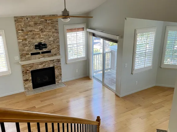 15900 Granada St APT 220, Overland Park, KS 66085
