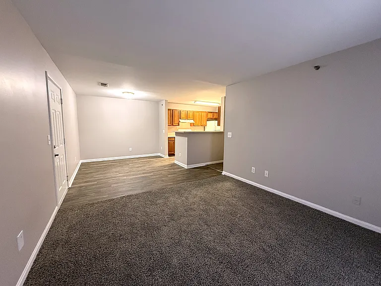 Crossland Place Apartments — Photo 28