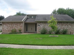 1814 Arcadia Dr, Sugar Land, TX 77498