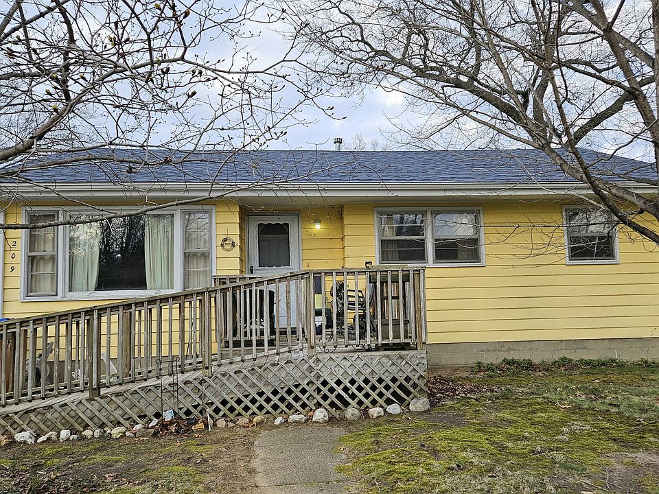 1st image of 209 S Marshall St