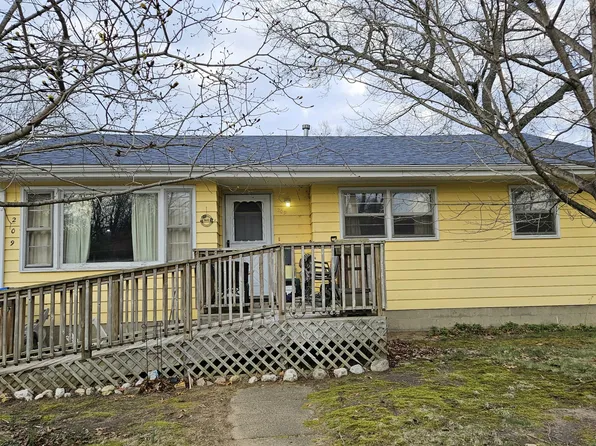 209 S Marshall St, New Buffalo, MI 49117