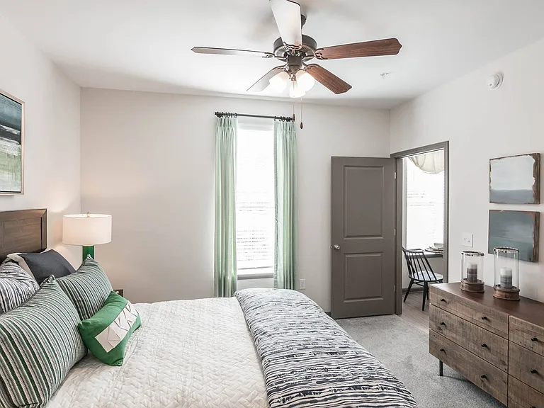 Village at Westland Cove Apartments — Photo 7
