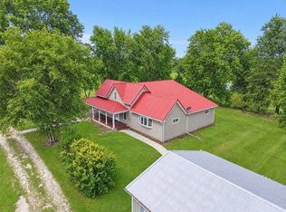 321-350 E St, Mount Sterling, IL 62353