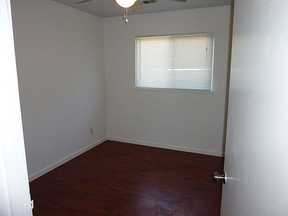 5th image of 64 Carolyn Dr