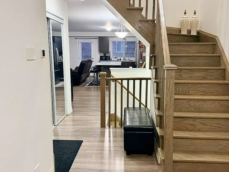 40 Leblanc Cres — Photo 4