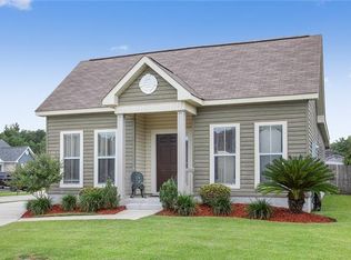 5252 Savannah Ln, Marrero, LA 70072