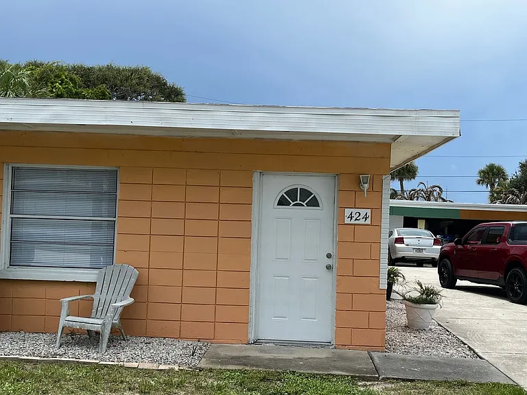 424 S Brevard Ave — Photo 1