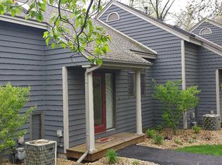 3 Valleywood Ln, Galena, IL 61036