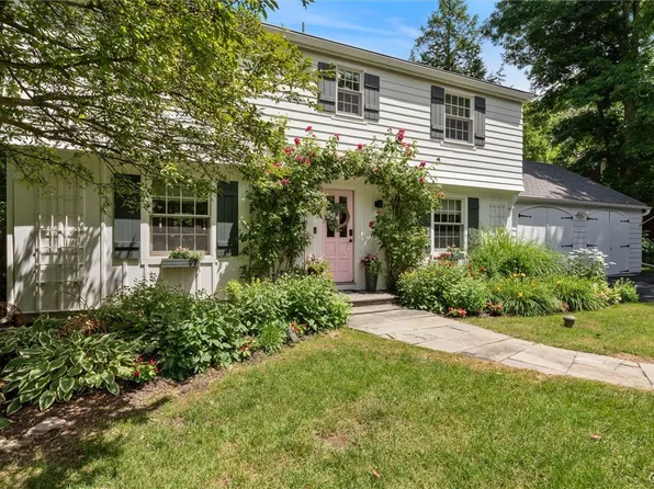 499 Salt Springs St, Fayetteville, NY 13066