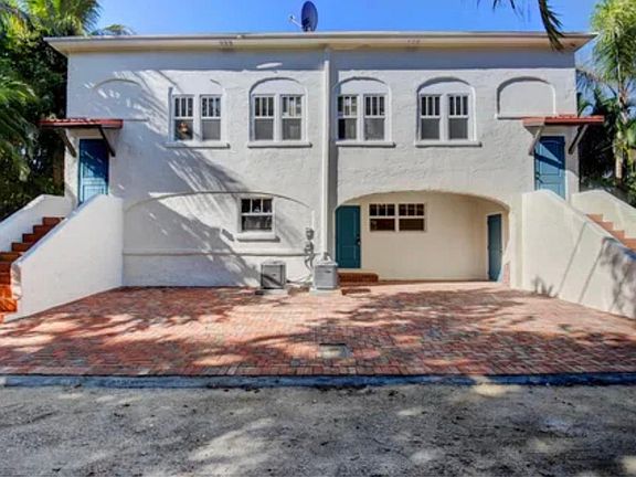 2nd image of 422 N Palmway #3