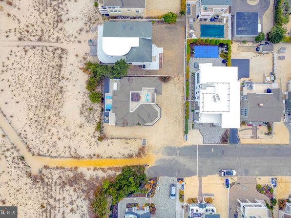 2 N 2nd St, Surf City, NJ 08008
