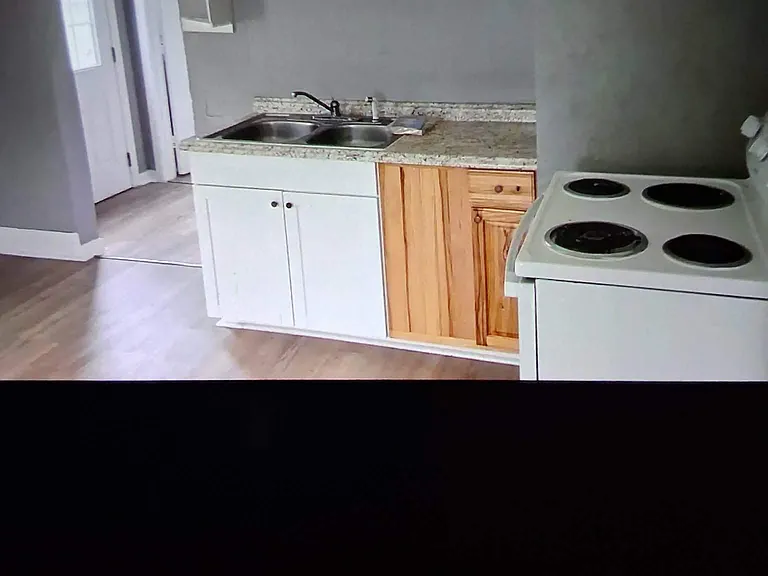 2209 Hanover St — Photo 6