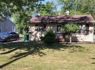 495 4th St, Geneva, OH 44041