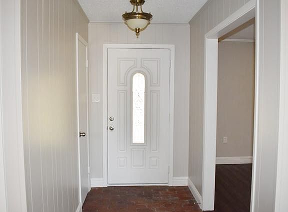 3rd image of 1016 N Pearson Ln