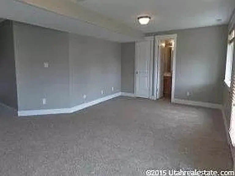 2741 N Garden Dr — Photo 8