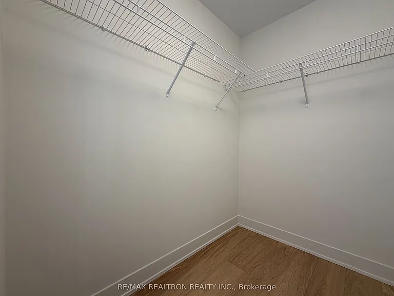 322 Dupont St #502 — Photo 19