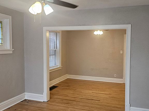 5th image of 4984-4986 Mardel Ave #4984